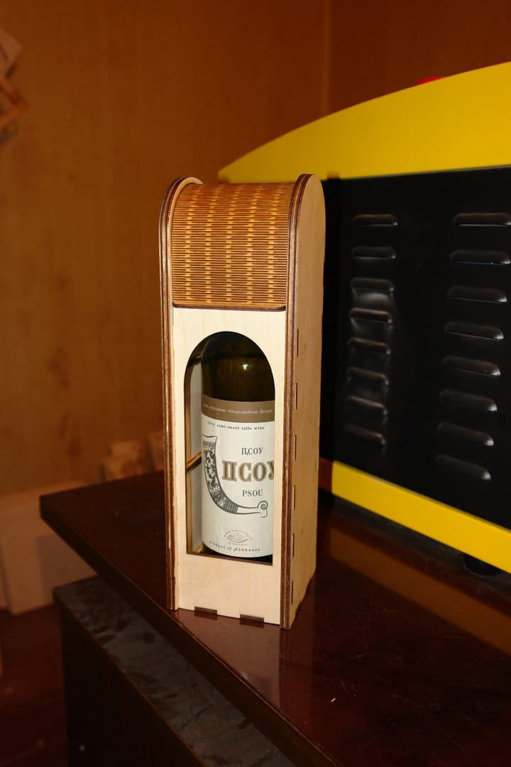Plywood Wine Box with Screen Laser Cut File