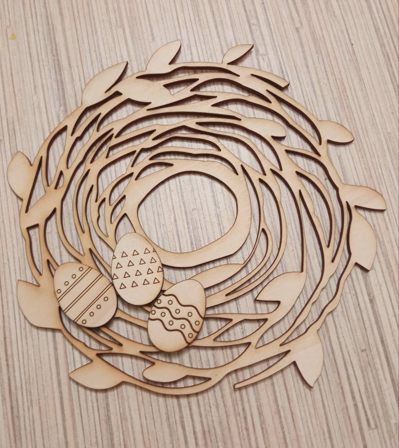 Laser Cut Wooden Easter Wreath with Eggs for Decor