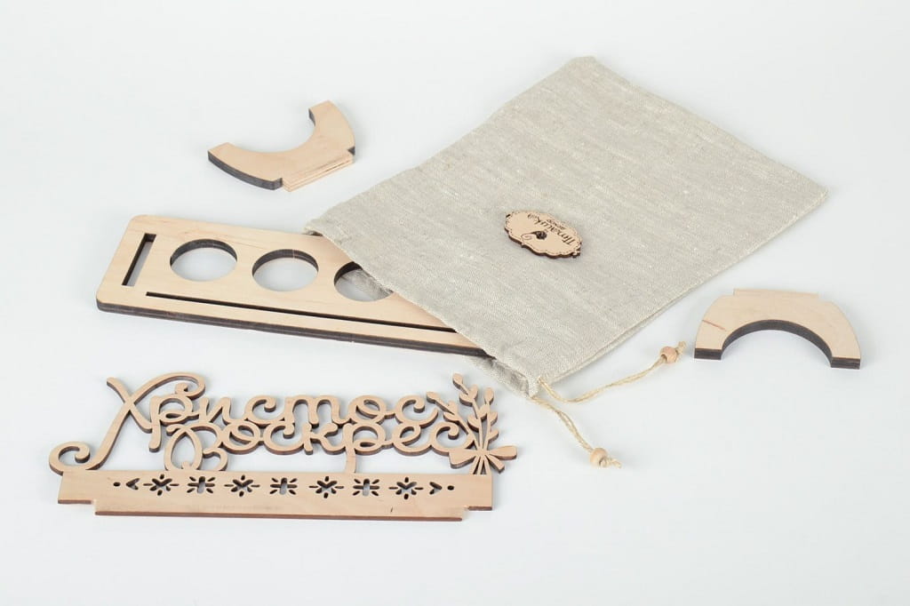Laser Cut Wooden Easter Display Stand for 4 Eggs