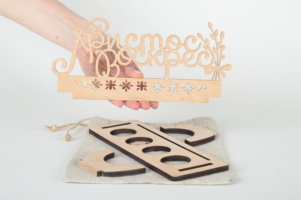 Laser Cut Wooden Easter Display Stand for 4 Eggs