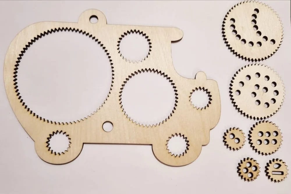 Laser Cut Spiral Drawing Kit Wooden Spirograph