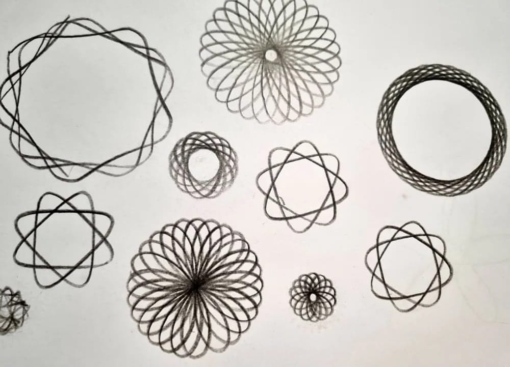 Laser Cut Spiral Drawing Kit Wooden Spirograph
