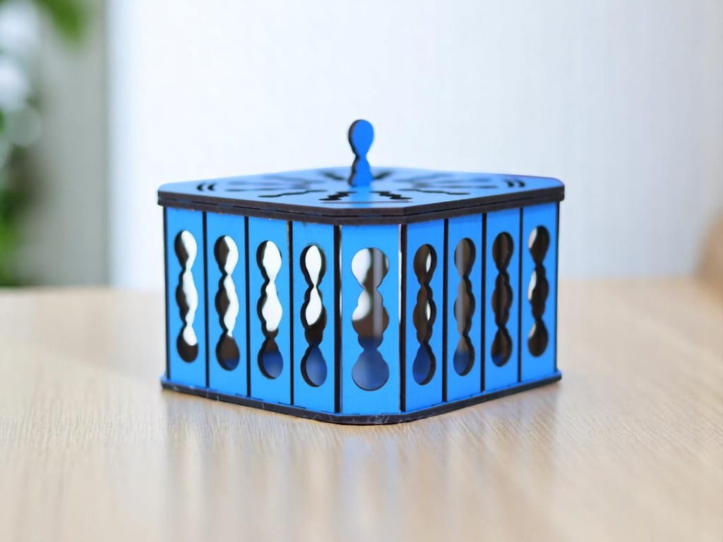 Laser Cut Decorative Gift Box Wooden Small Keepsake Box