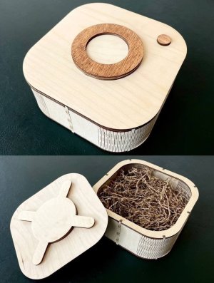 Plywood Instagram Sign Gift Box with Swivel Lid Lock 4mm 17x6cm Laser Cut File